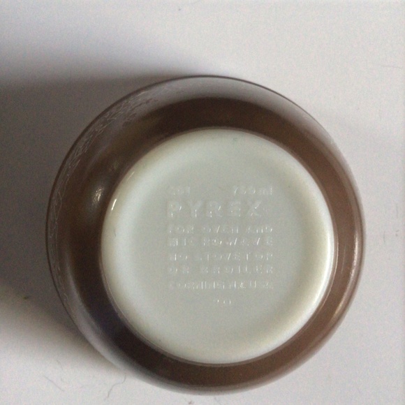 Brown Vintage Pyrex Woodland Mixing Bowl - Picture 6 of 8